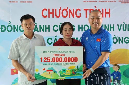 Hỗ trợ người dân, học sinh vùng lũ Xa Dung, Mường Luân gần 2,4 tỷ đồng