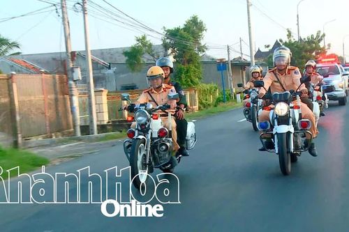 Rà soát, xử lý việc sử dụng xe ô tô Jeep, UAZ để kinh doanh vận tải nhưng chưa đăng ký kinh doanh