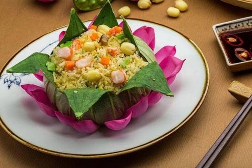 Cơm chay hấp lá sen