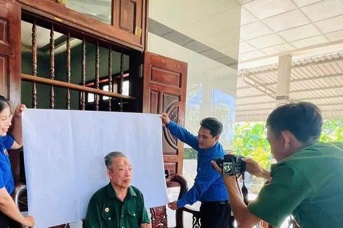 Đổi thẻ đảng viên gắn chíp - bước chuyển mình số hóa công tác Đảng