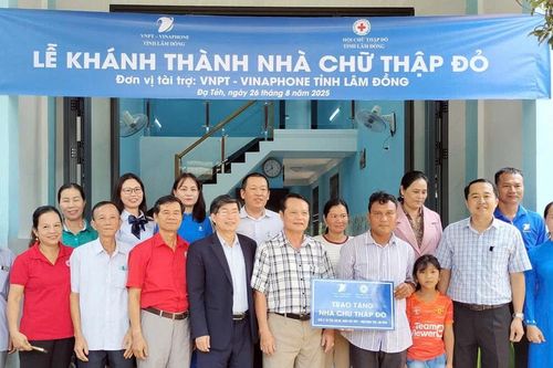Trao tặng nhà Chữ thập đỏ cho hộ khó khăn ở xã Đạ Tẻh