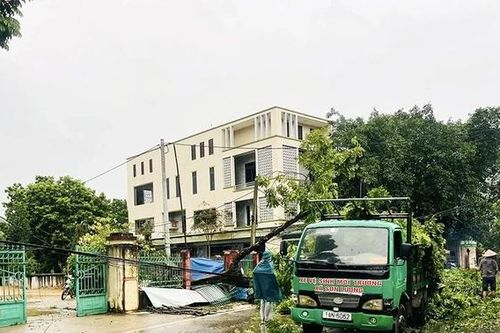 Ảnh hưởng cơn bão số 5 trên địa bàn tỉnh gây thiệt hại sơ bộ ước tỉnh 1 tỷ đồng