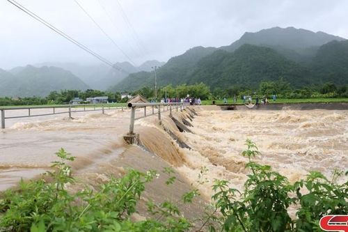 Mưa lớn gây thiệt hại tại xã Phù Yên
