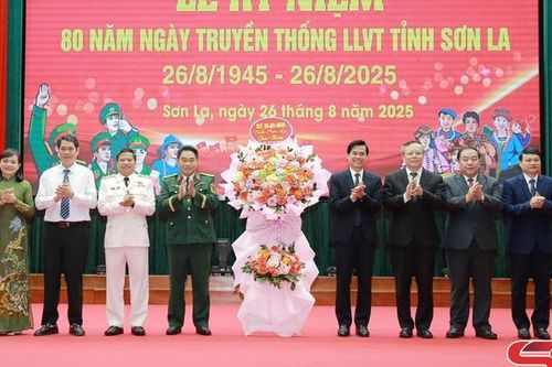 Lễ kỷ niệm 80 năm Ngày truyền thống Lực lượng vũ trang tỉnh Sơn La