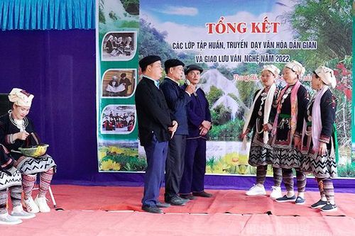 Bảo tồn văn hóa gắn với phát triển du lịch