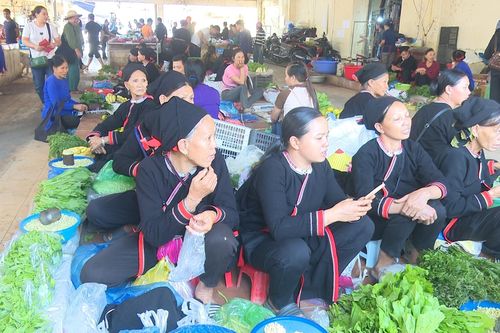 Độc đáo chợ phiên Bộc Bố