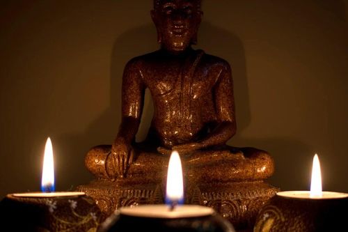 Buông một điều để dính vào điều khác