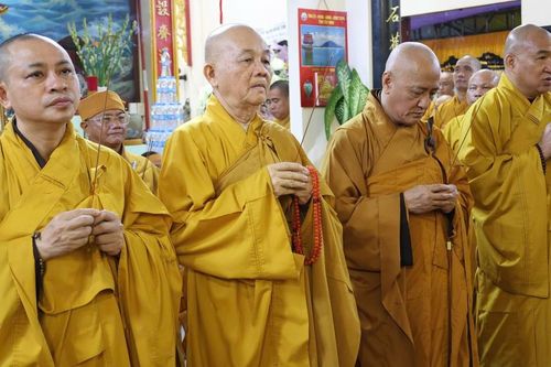 Trung ương Giáo hội và Ban Trị sự GHPGVN tỉnh Tây Ninh viếng tang Hòa thượng Thích Huệ Tâm