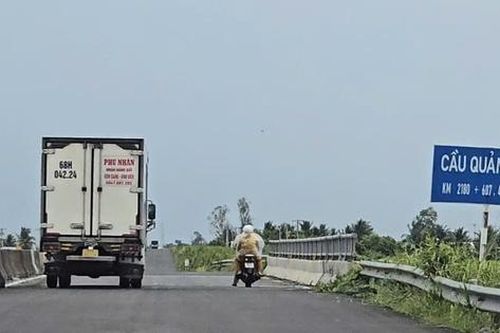 Ngăn chặn xe máy xâm nhập vào tuyến Lộ Tẻ - Rạch Sỏi