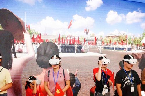 'Xuyên không' trở về lịch sử