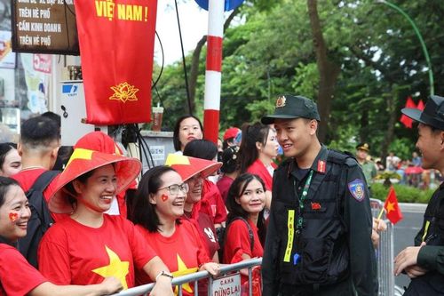 Công an Hà Nội khuyến khích người dân chung tay bảo vệ môi trường, bảo đảm trật tự đô thị dịp Quốc khánh 2/9