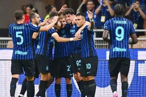 Inter Milan khởi đầu Serie A bằng trận thắng đậm