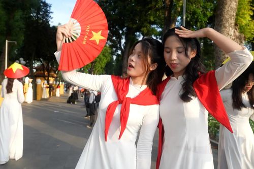Tự hào là người Việt Nam