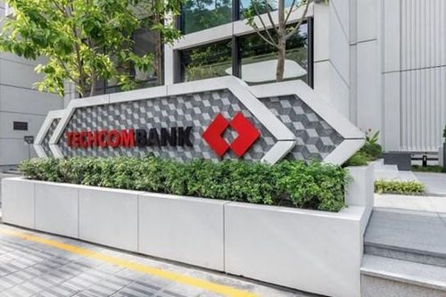 S&P nâng xếp hạng tín nhiệm của Techcombank (TCB) lên 'BB', triển vọng Ổn định
