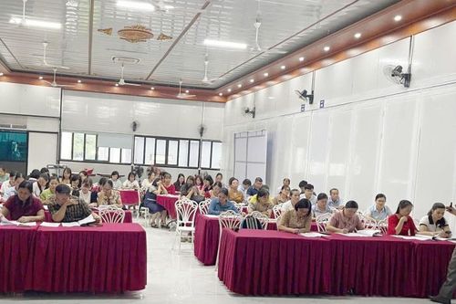 Tập huấn nâng cao năng lực cho cán bộ y tế thực hiện công tác tư vấn, khám sức khỏe cho người cao tuổi
