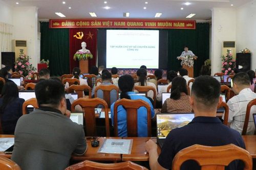 100 cán bộ, công chức cấp xã được tập huấn chữ ký số chuyên dùng công vụ