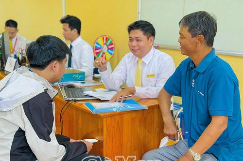 Nhiều chính sách ưu đãi cho tân sinh viên khóa 28