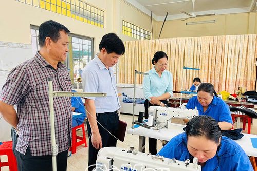 Nhiều kiến nghị chính sách trợ giúp xã hội