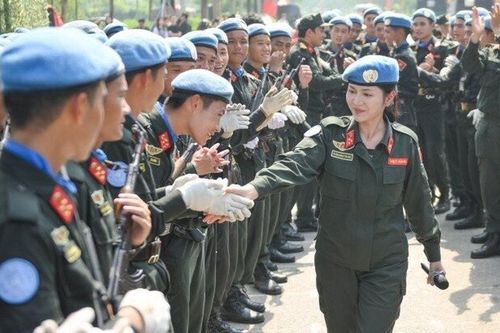 Cô gái nhà nông thành giọng ca hòa bình tỷ view: Bị đồn có người chống lưng, vẫn chờ 'hoàng tử' cùng xây tổ ấm