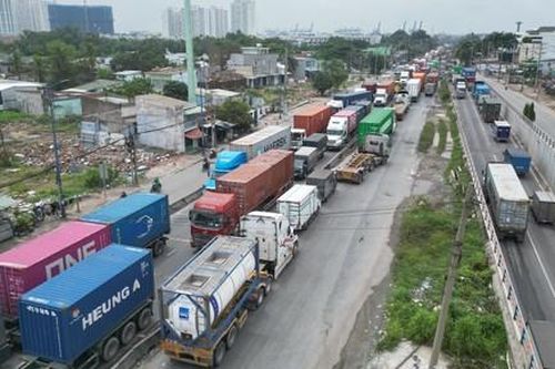 Bán mạng khi đi dưới bánh container: Ám ảnh ở 'thủ phủ' xe container (kỳ 1)