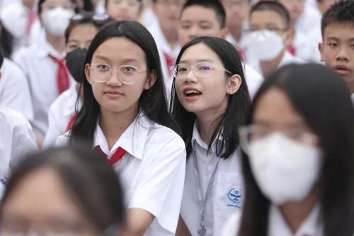 Nhiều trường học Hà Nội thông báo khẩn cho học sinh nghỉ học tránh ngập lụt