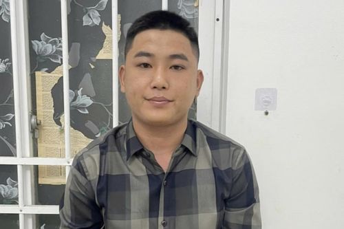 Khởi tố nam thanh niên tự ngã xe rồi đánh tài xế taxi gãy sống mũi ở TP.HCM