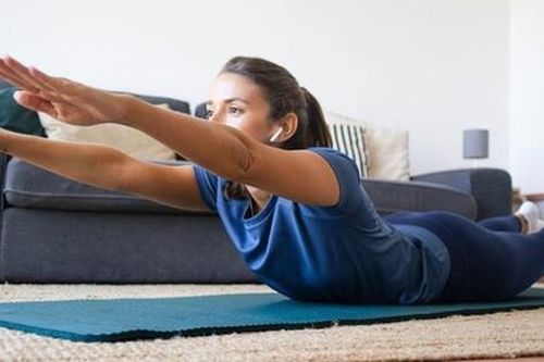 5 bài tập buổi sáng tốt nhất để giảm mỡ lưng trong 30 ngày