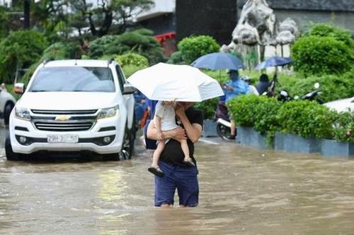 Hàng loạt trường học chuyển phương án dạy học vì hoàn lưu bão số 5