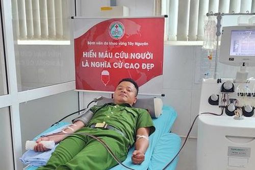 Đại úy công an vượt hơn 70km hiến tiểu cầu cứu người