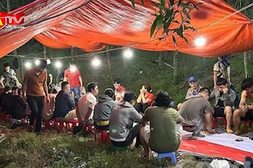 Nghẹt thở vây ráp sới bạc xóc đĩa tổ chức trong rừng tràm