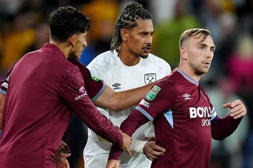West Ham chạm đáy khủng hoảng, cầu thủ cãi nhau với CĐV