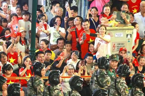 Sơ duyệt tối 27/8: Top các quán cà phê, nhà hàng có view đẹp xem diễu binh