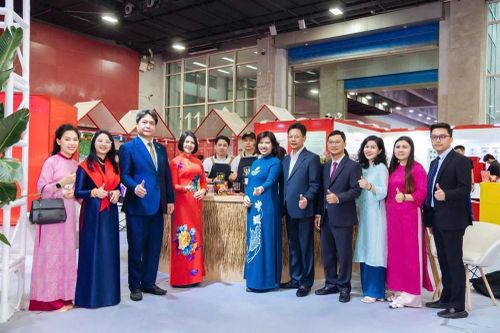 'Ngôi nhà Việt Nam' truyền tải bản sắc Việt