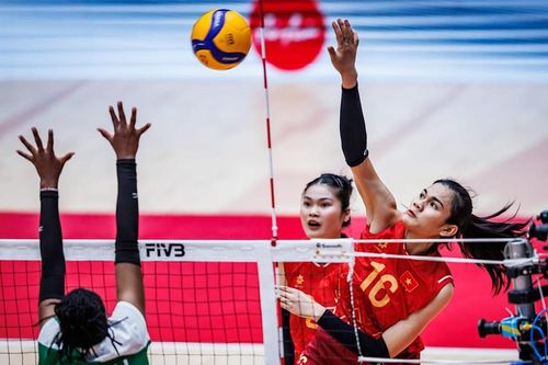 ĐT bóng chuyền nữ Việt Nam nhận thất bại khi bị đối thủ chắn bóng 21 lần, FIVB đưa ra bình luận đặc biệt
