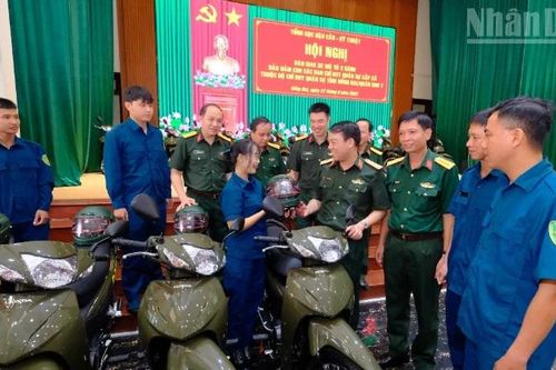 Trang bị 190 xe mô-tô 2 bánh cho Ban Chỉ huy quân sự 95 xã của tỉnh Đồng Nai