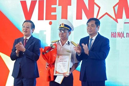 'Tết Độc lập 2/9/1969 và Tết Nguyên đán 1970' về nhất cuộc thi viết 'Việt Nam trong tôi'