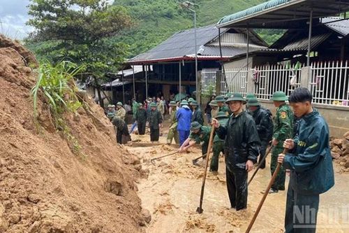 Khẩn trương khắc phục hậu quả bão số 5, bảo đảm giao thông thông suốt