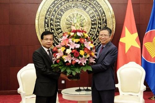 Đại sứ Lào tại Trung Quốc chúc mừng 80 năm Cách mạng Tháng Tám thành công và Quốc khánh Việt Nam