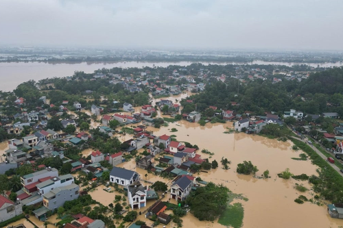 Bão số 5, mưa lũ làm 8 người chết và mất tích, 47 người bị thương hàng chục nghìn ngôi nhà tốc mái