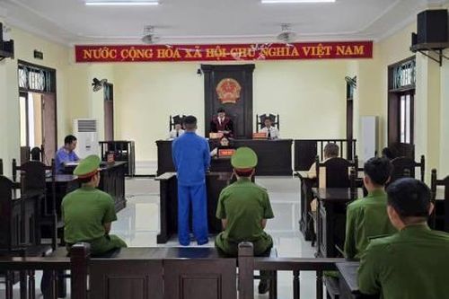Tài xế càn quấy lĩnh án tù