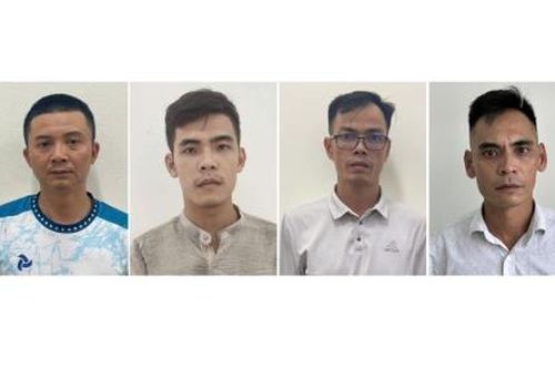 Nhóm tổ chức đánh bạc giữa đồi keo ra đầu thú