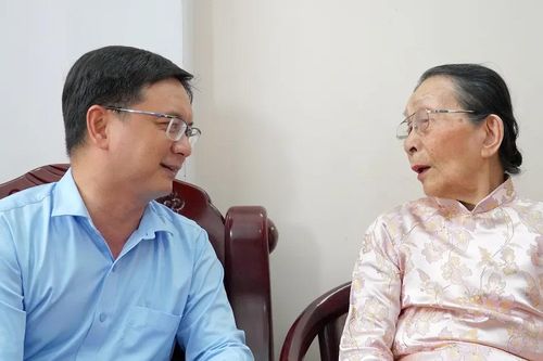 Lãnh đạo TPHCM thăm, tri ân lão thành cách mạng