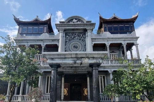 Toàn cảnh biệt thự bằng đá lớn nhất Việt Nam, xây 14 năm mới xong