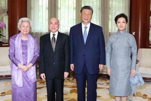 Chủ tịch Trung Quốc Tập Cận Bình khẳng định ủng hộ Campuchia theo đuổi con đường phát triển phù hợp, kêu gọi sát cánh vững chắc hơn