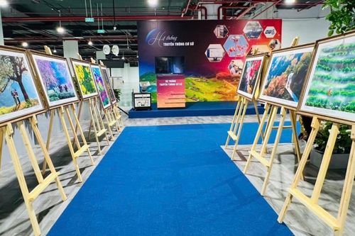 Khai mạc Khu triển lãm với chủ đề 'Việt Nam hạnh phúc'
