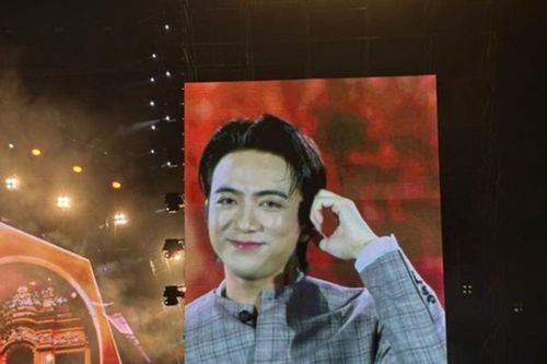 Concert 'Việt Nam trong tôi' diễn ra đầy cảm xúc, quyên góp được 4,2 tỷ đồng ủng hộ đồng bào miền Trung chịu thiệt hại vì bão số 5