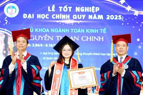 Bộ Chính trị ban hành Nghị quyết về đột phá phát triển giáo dục và đào tạo