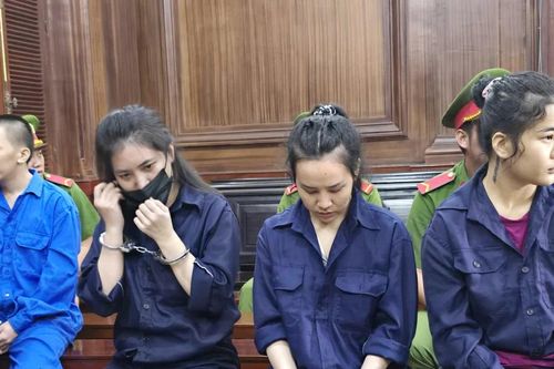 Nhóm người đánh ghen nhầm lĩnh án 76 năm tù
