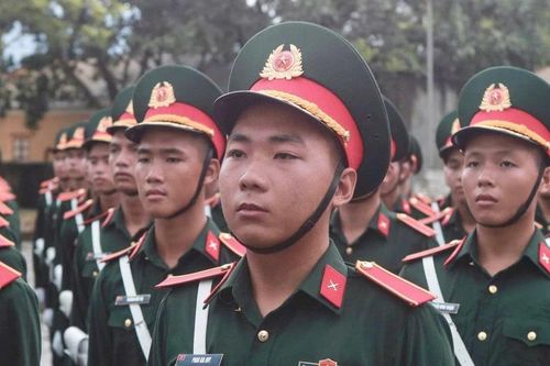 Chiến sĩ tham gia diễu binh A80 nén nỗi đau bố mất để hoàn thành tốt nhiệm vụ
