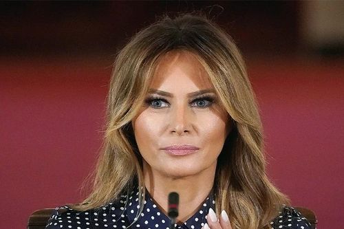 Bà Melania Trump bị phản đối